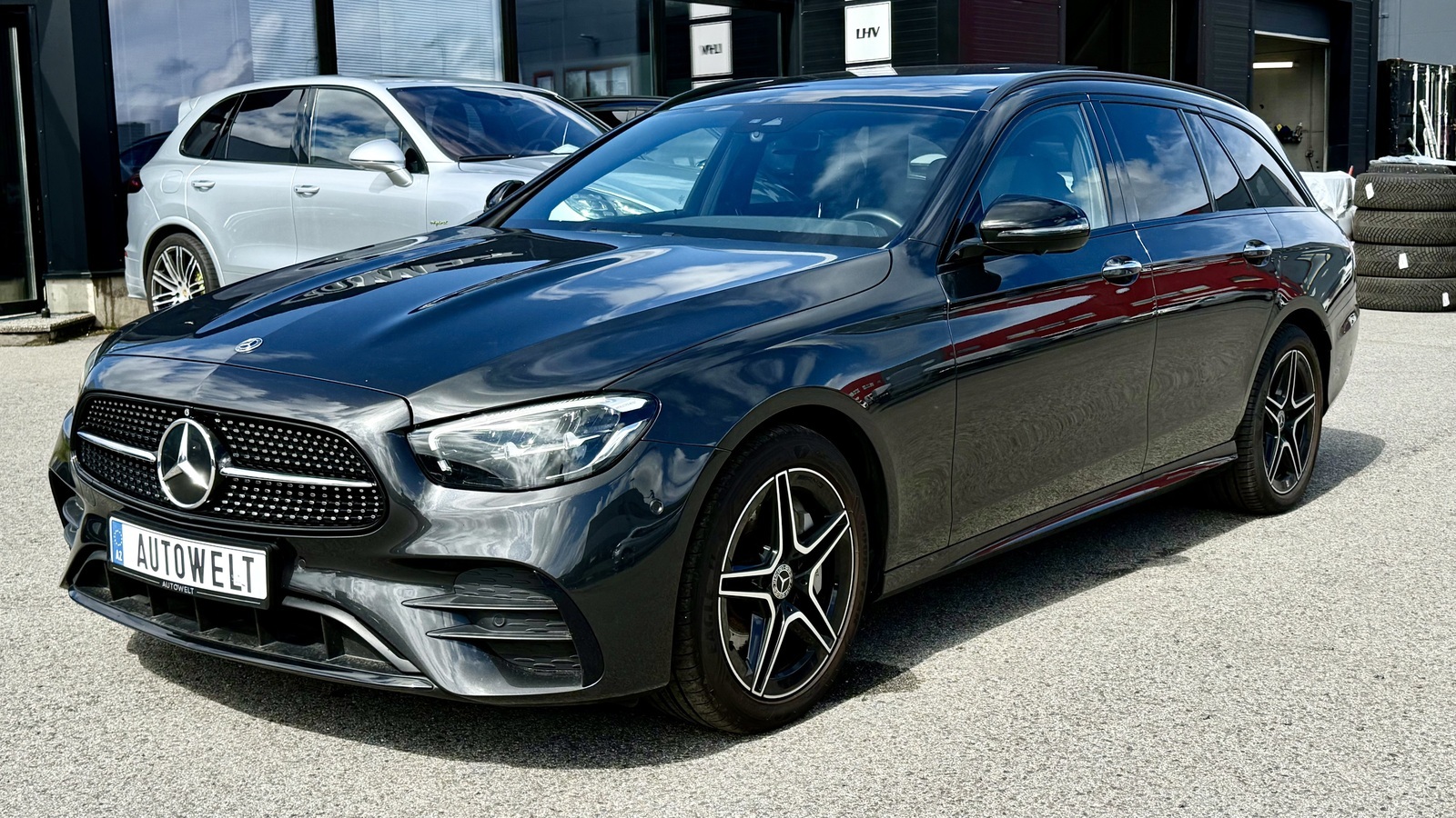 Mercedes-Benz E 300 2022, kuva 3/37
