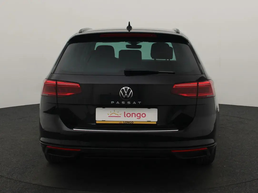 Volkswagen Passat 2021, photo 5/35