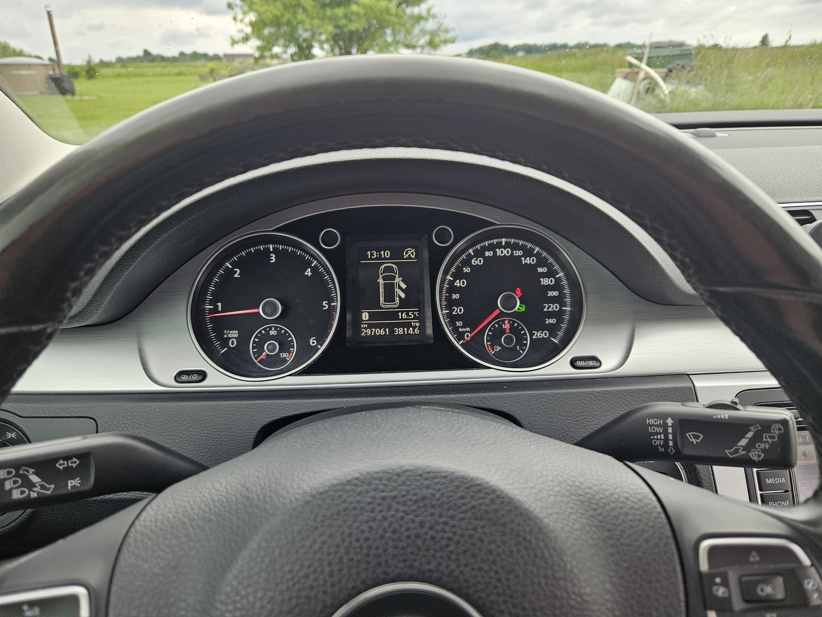 Volkswagen Passat 2012, photo 3/12