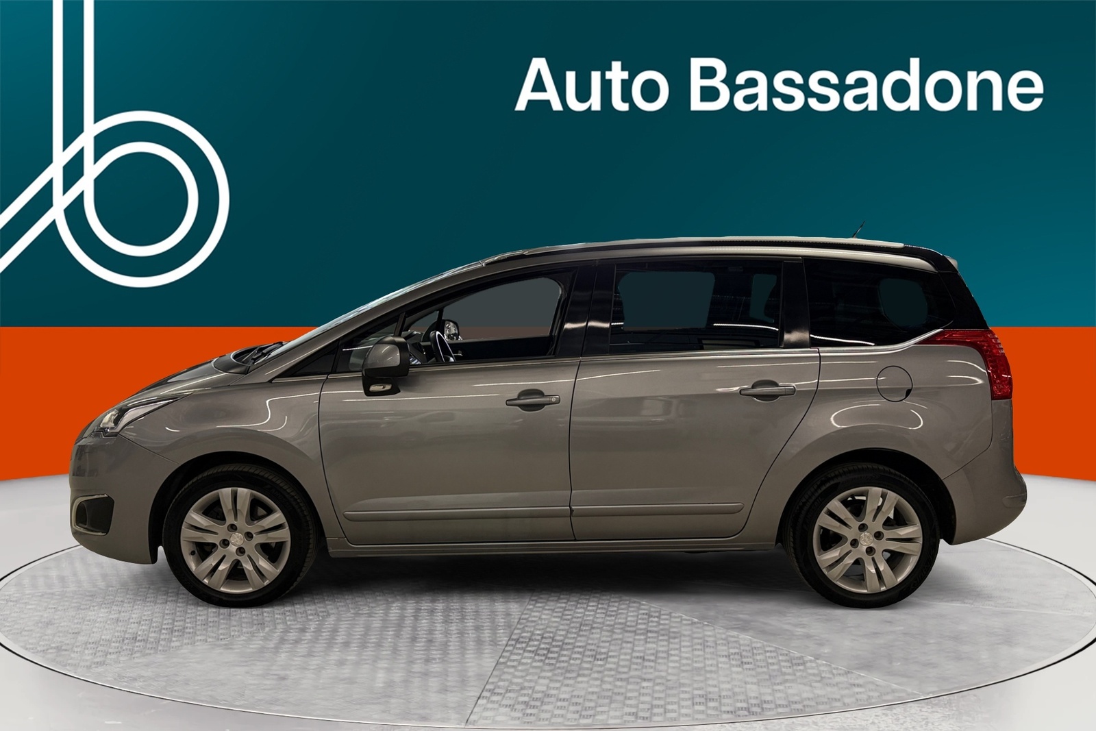 Peugeot 5008 2015, photo 3/39