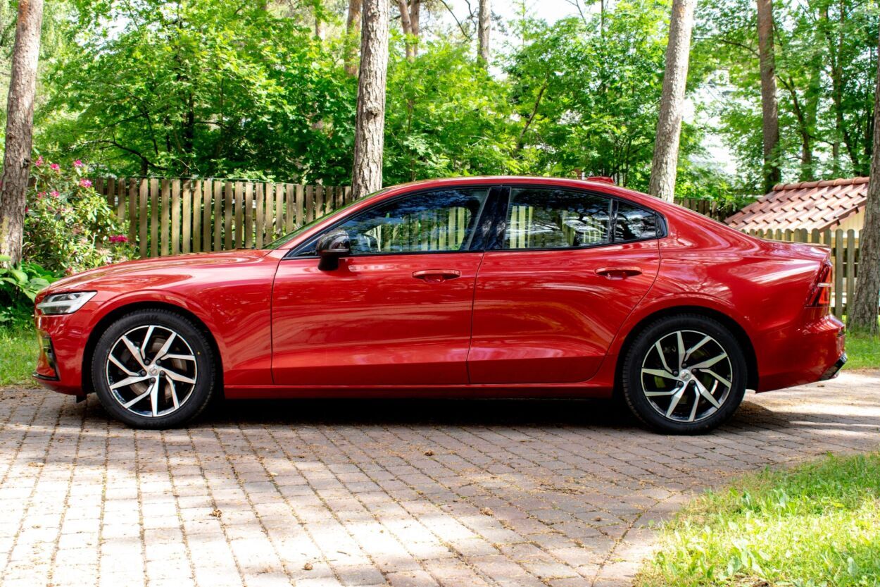 Volvo S60 2023, photo 6/17