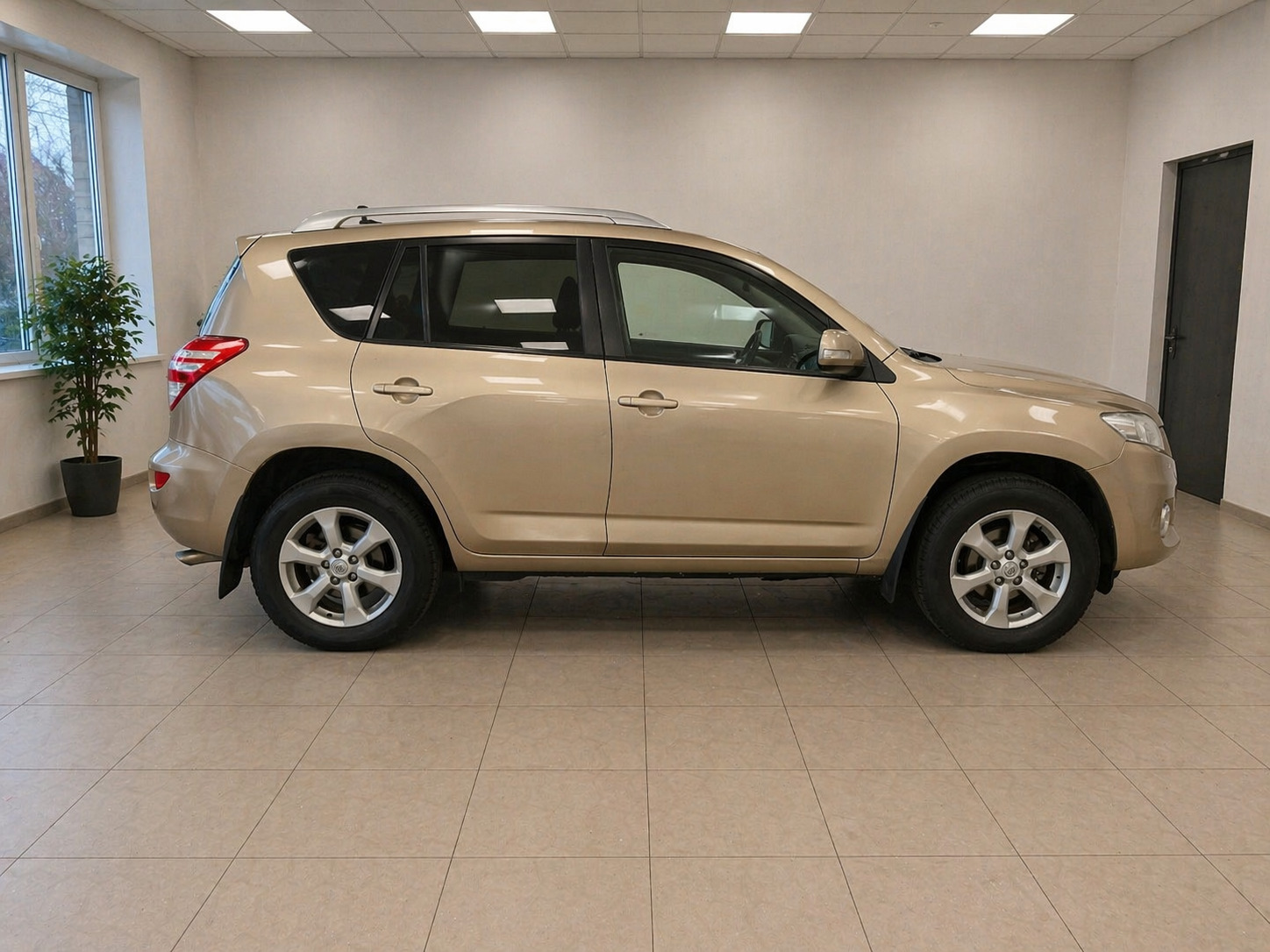 Toyota RAV4 2.0 116kW 2011, kuva 3/16