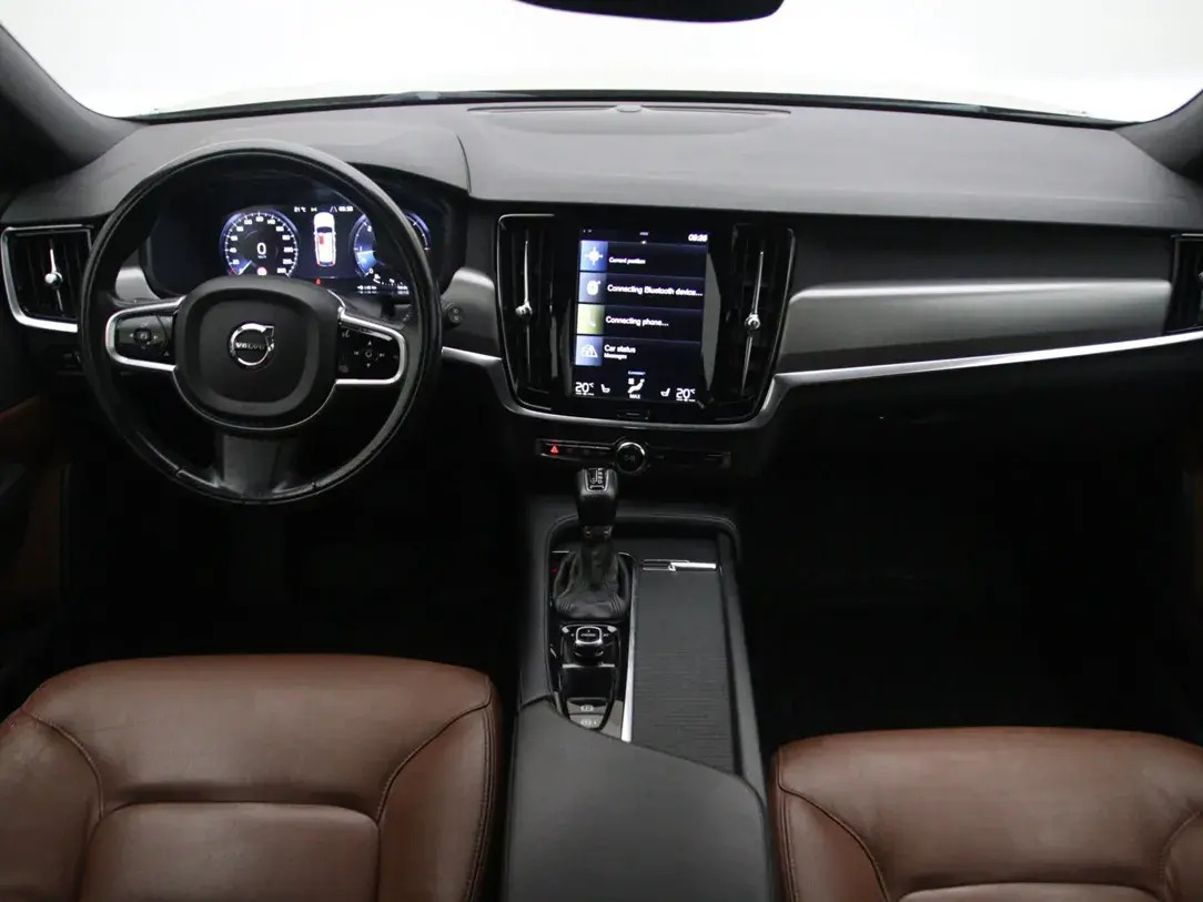 Volvo V90 Momentum 2.0 140kW 2017, photo 2/35
