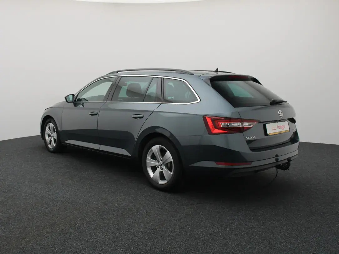Škoda Superb 2019, photo 7/36