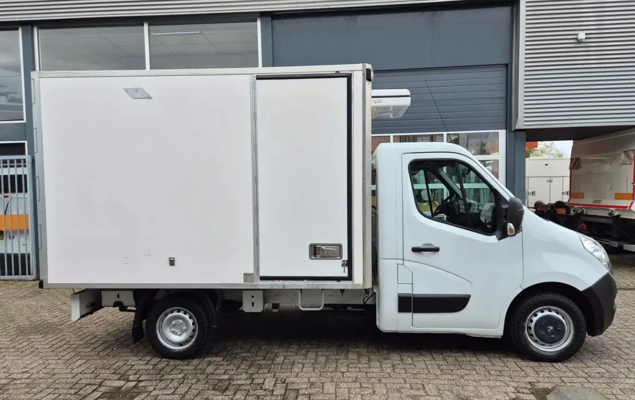 Opel Vivaro 2015, kuva 3/11