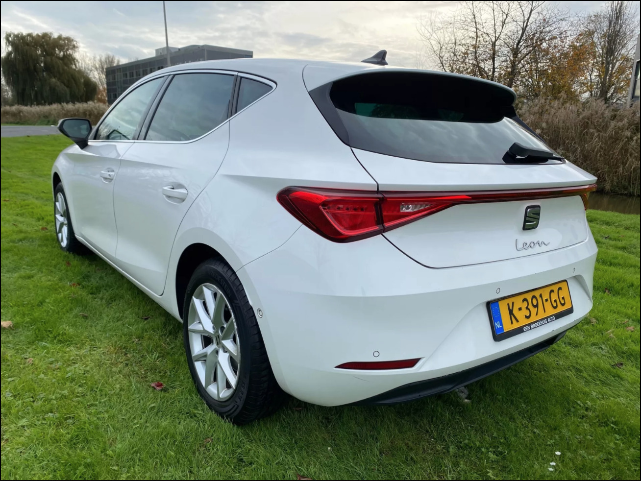 SEAT Leon 2020, photo 2/7