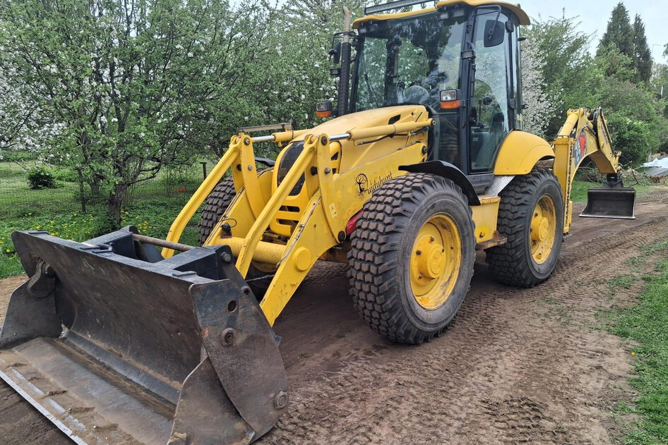 Komatsu WB 93S-5E0, 4.5, 74 kW, diisel