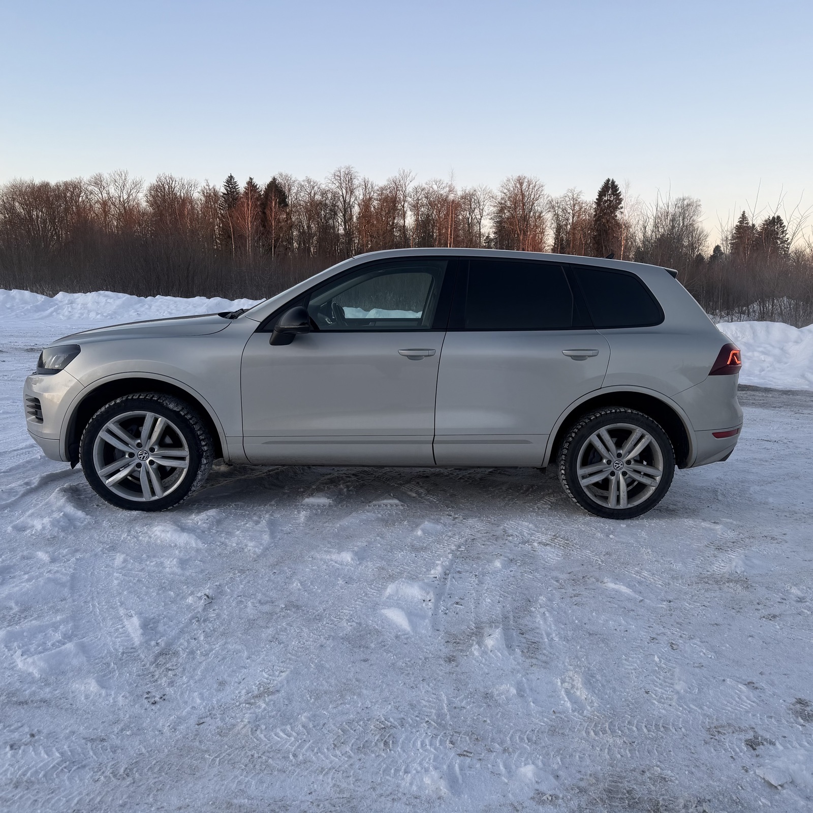 Volkswagen Touareg 2011, kuva 6/12