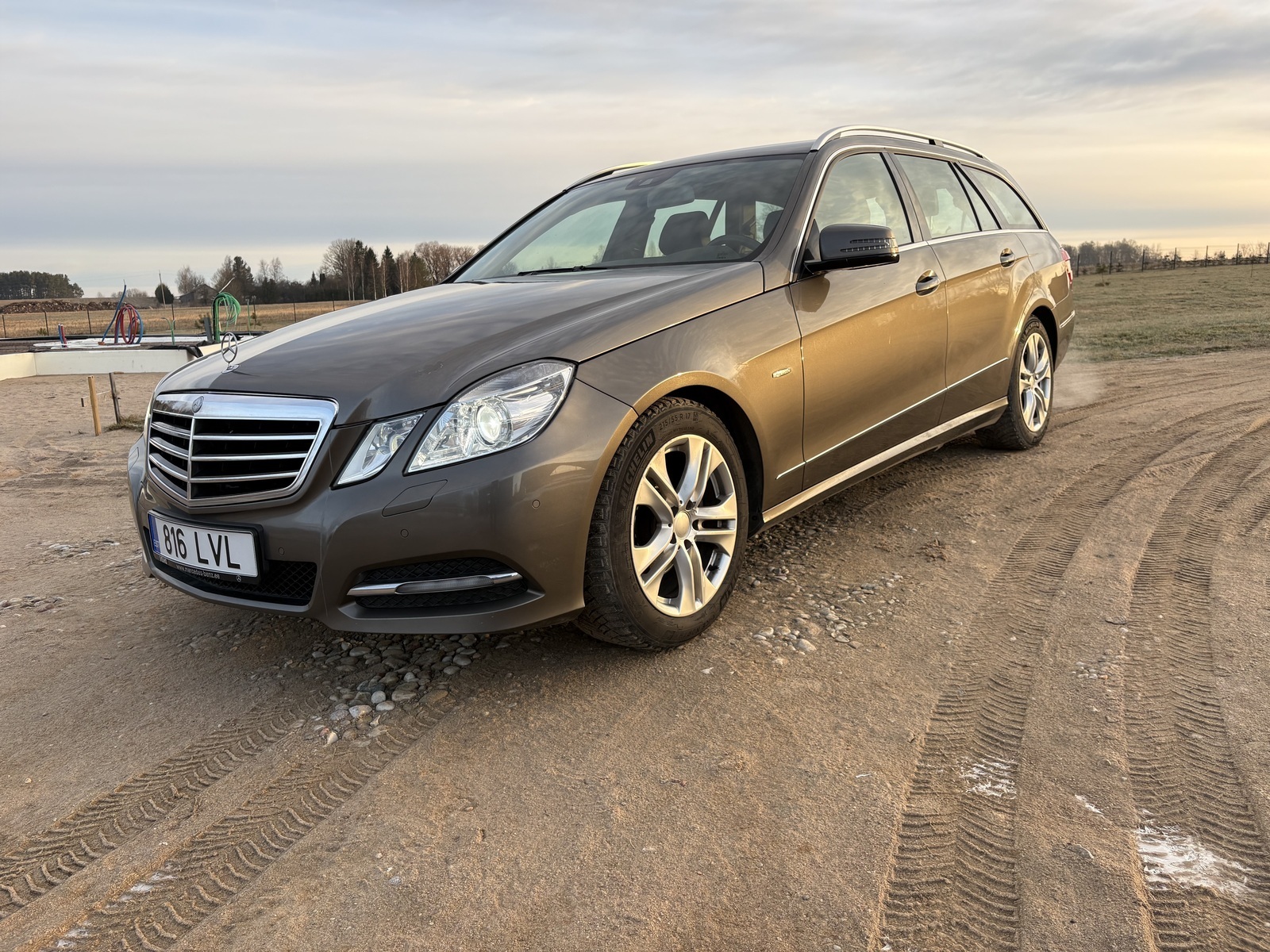 Mercedes-Benz E 220 2011, photo 3/10
