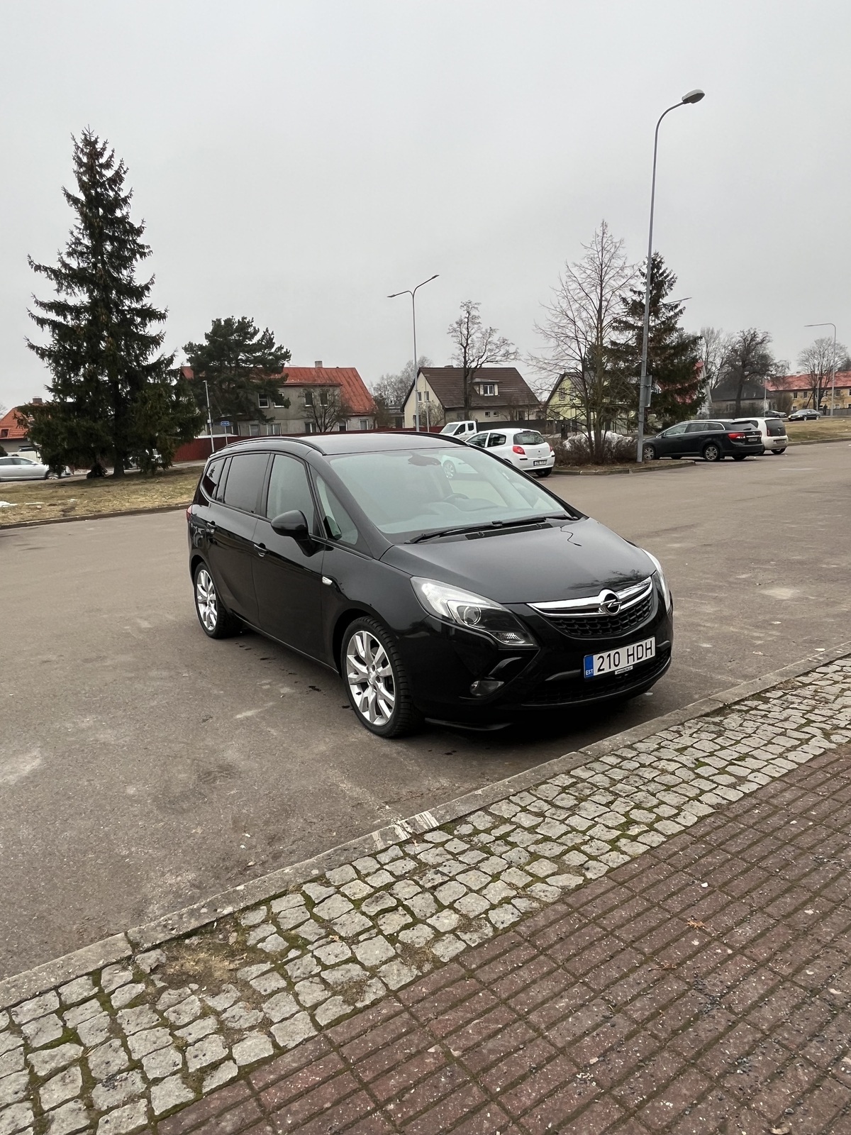 Opel Zafira Tourer 2016, photo 2/10