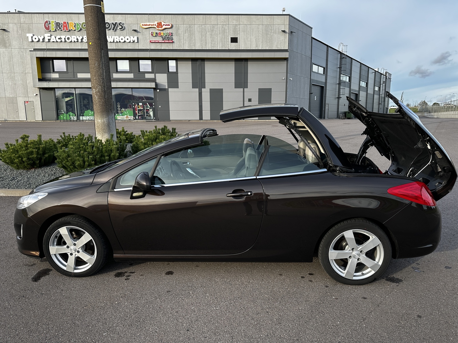 Peugeot 308 2009, kuva 5/17