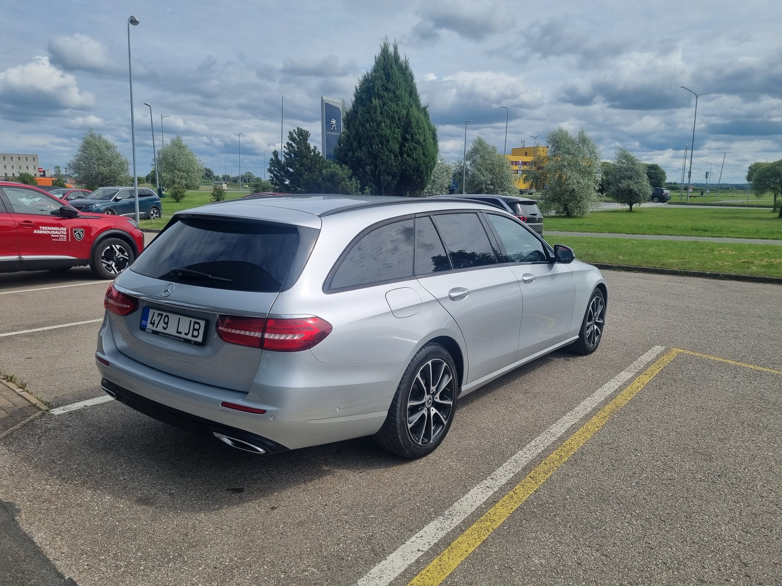 Mercedes-Benz E 220 2019, photo 3/12