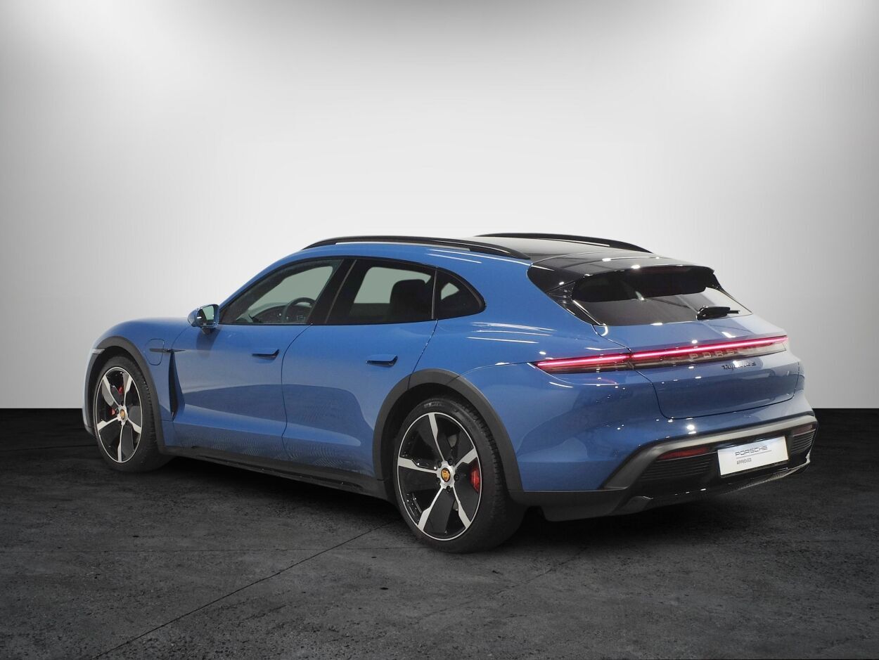Porsche Taycan 2023, photo 6/10