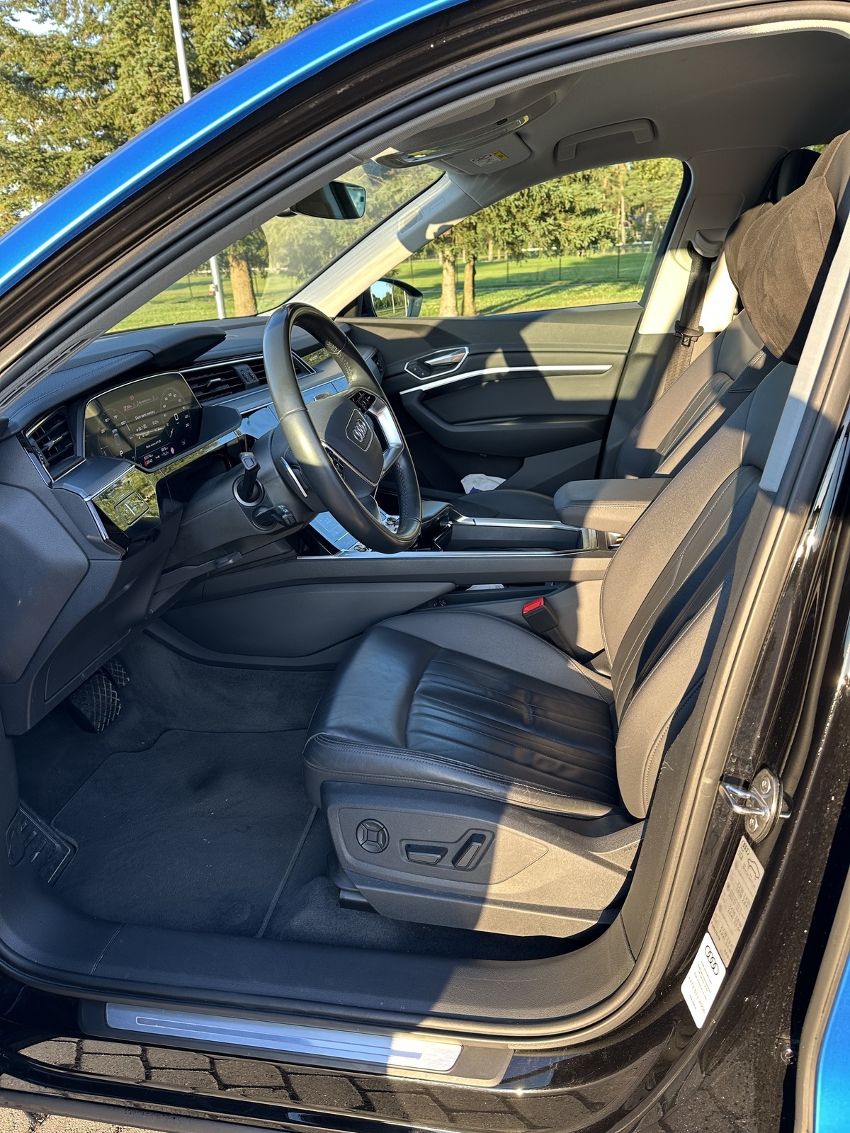Audi e-tron 2023, photo 5/8