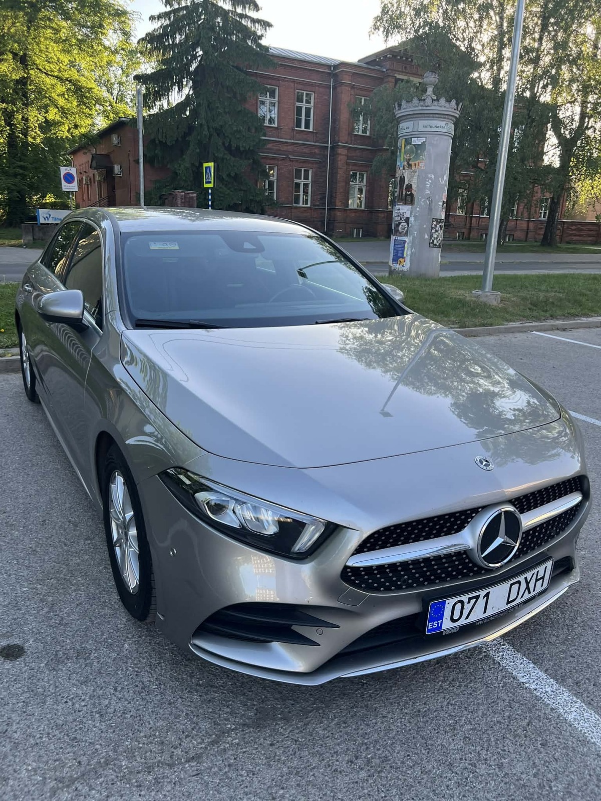 Mercedes-Benz A 180 2020, kuva 2/5