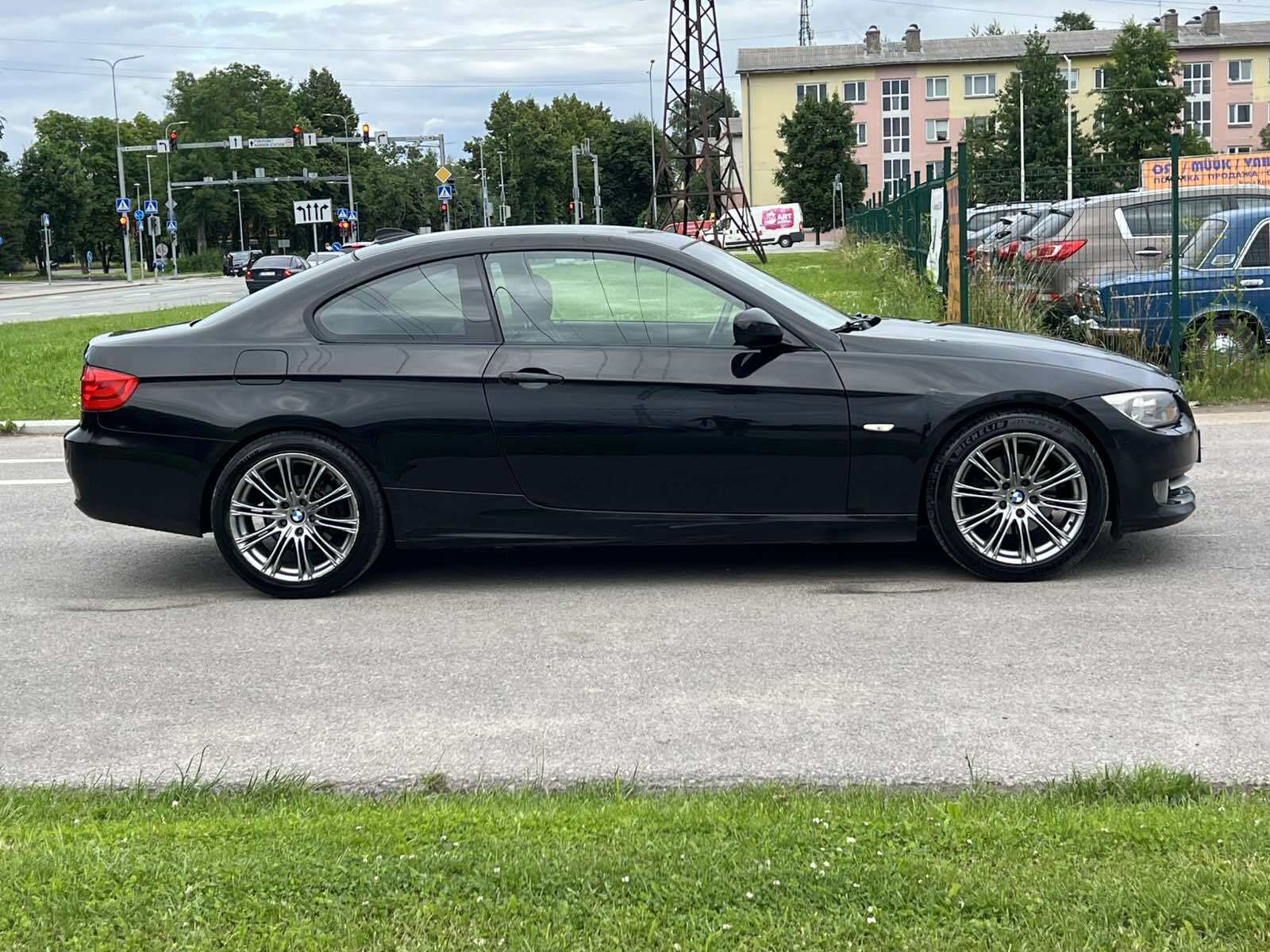 BMW 320 2010, photo 5/10