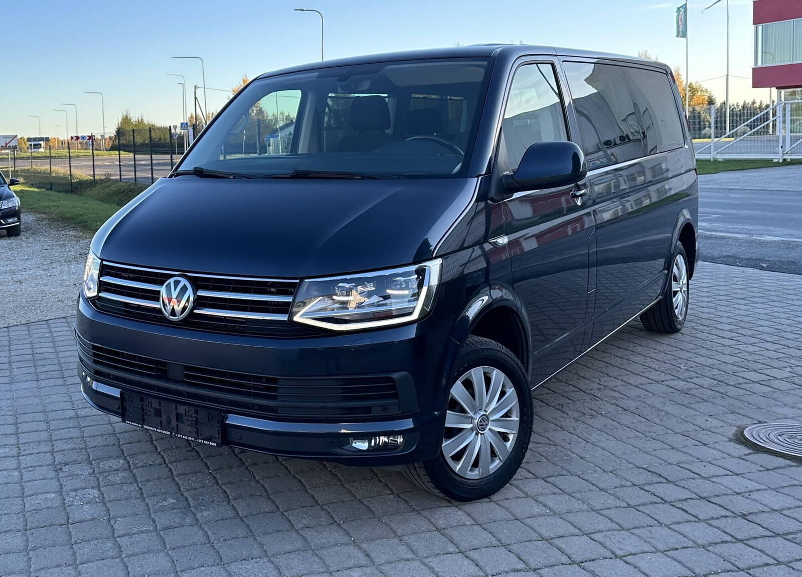 Volkswagen Caravelle 2016, photo 2/26