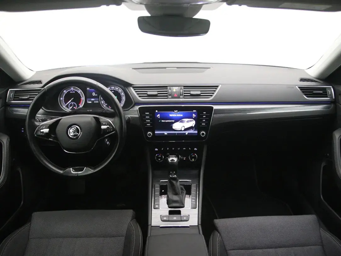Škoda Superb 2021, photo 2/33
