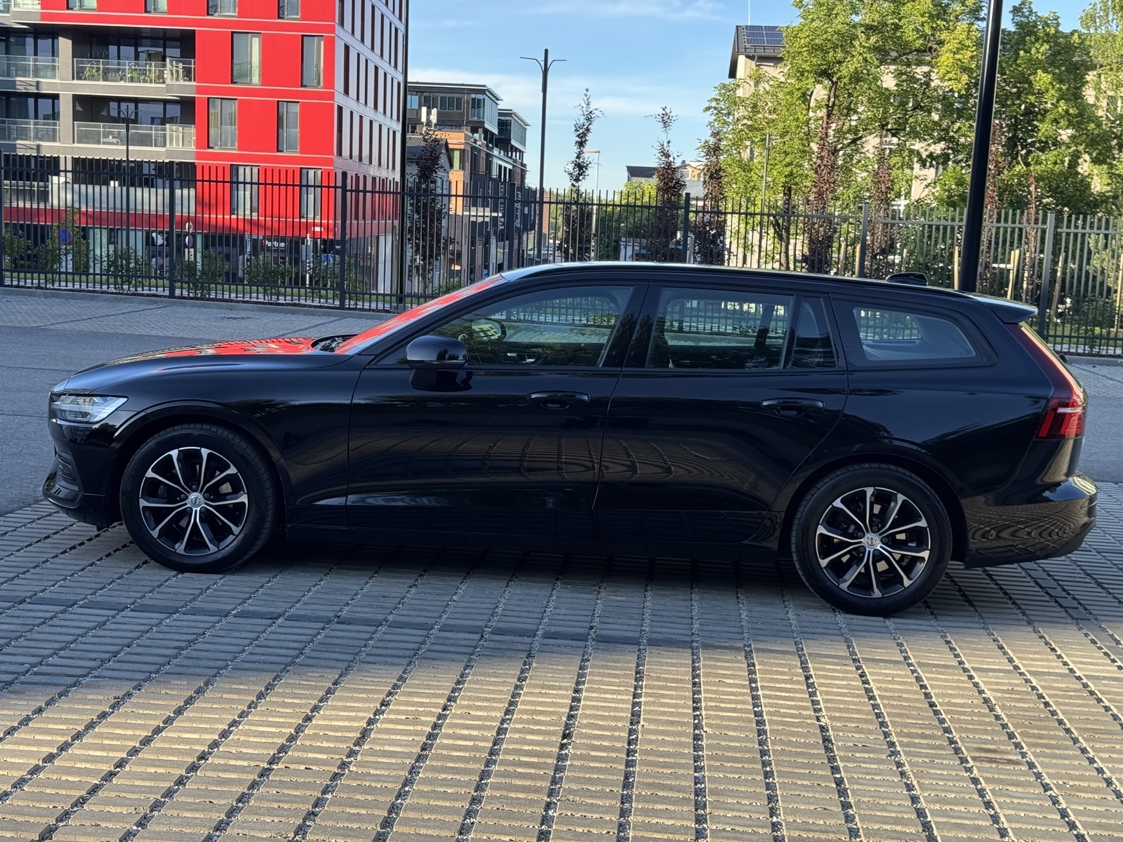 Volvo V60 2019, kuva 6/18