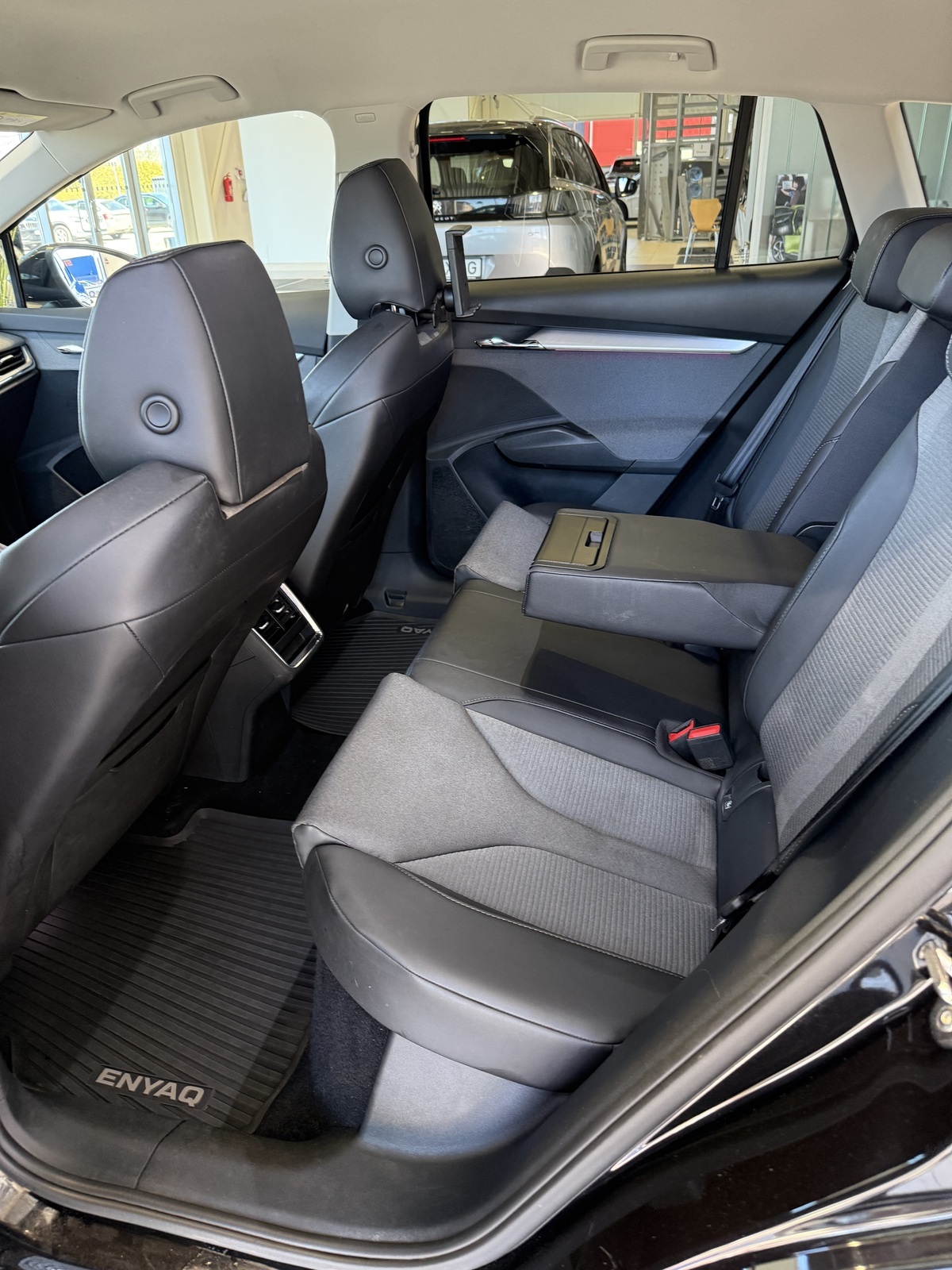 Škoda Enyaq iV60 2023, photo 7/12