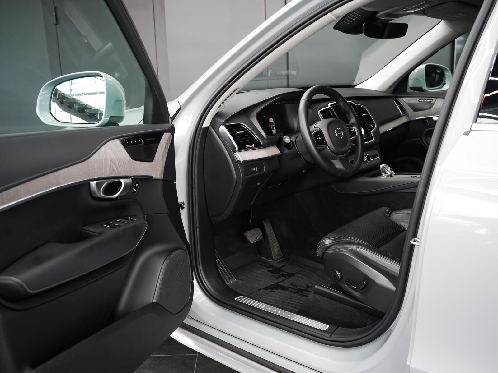 Volvo XC90 2023, photo 4/16