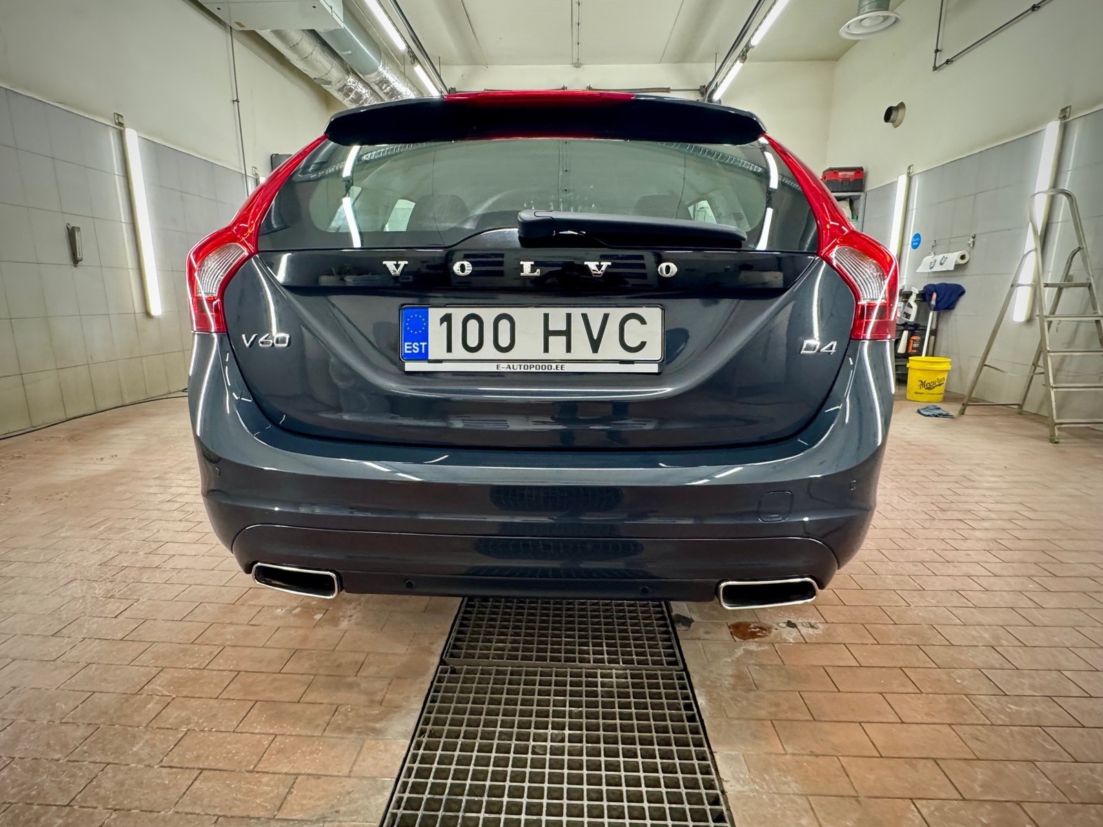 Volvo V60 D4 2014, photo 5/25