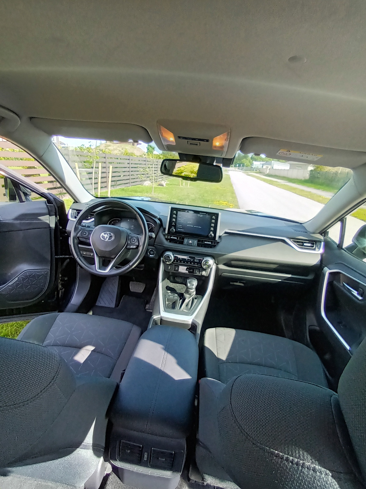 Toyota RAV4 2022, photo 3/11