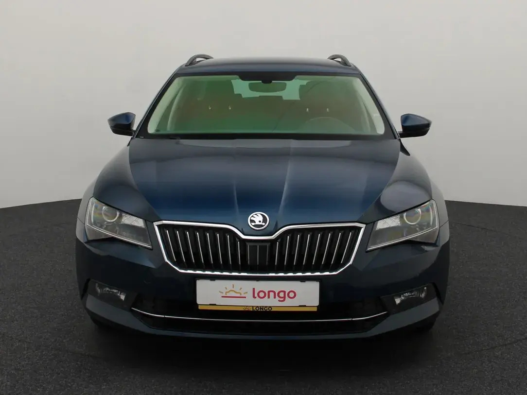 Škoda Superb 2019, photo 3/10