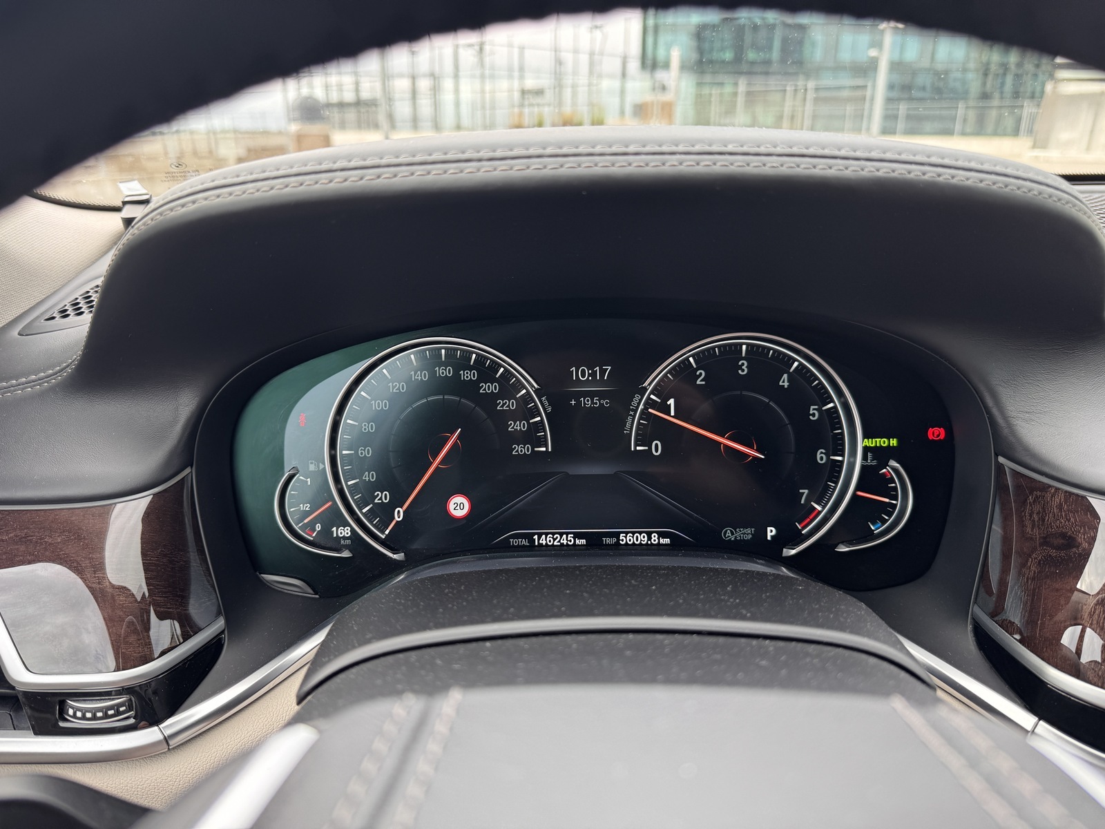 BMW 750 2016, kuva 5/8