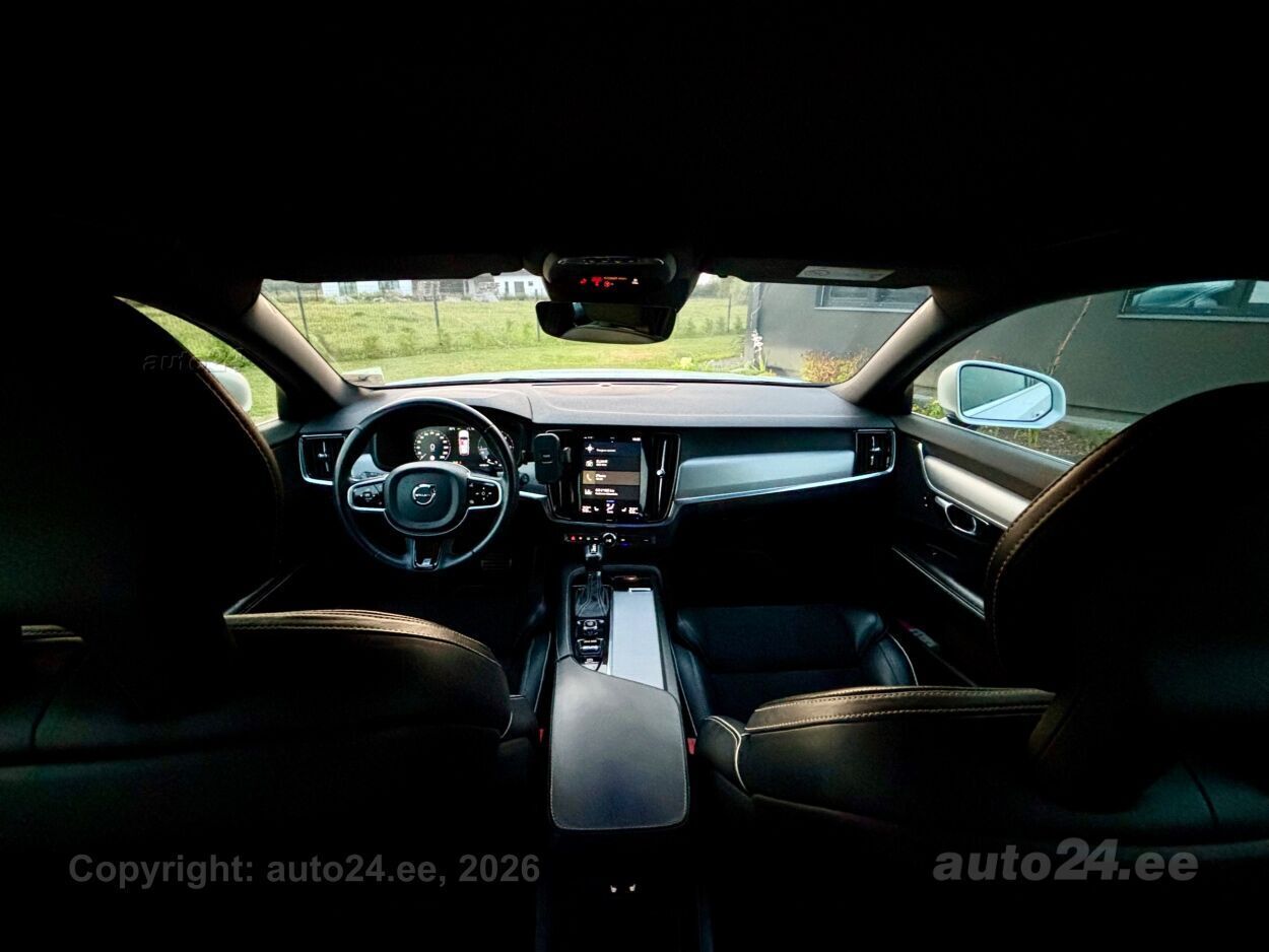 Volvo V90 2018, photo 5/10