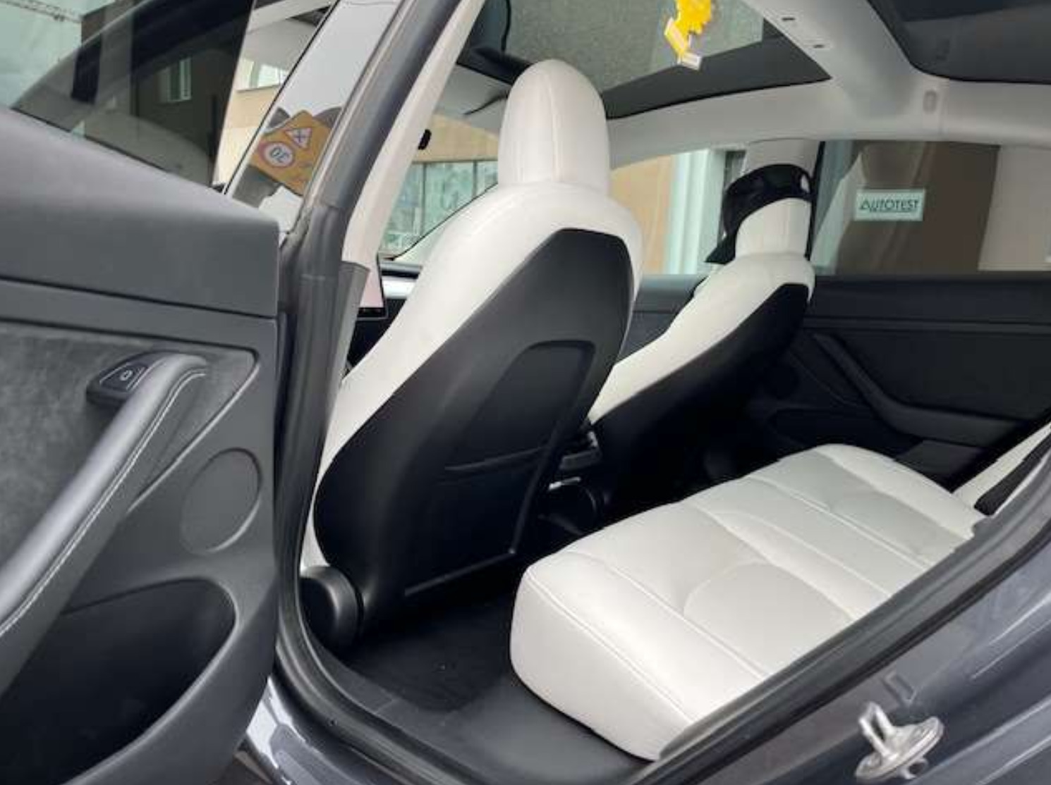 Tesla Model 3 2022, photo 3/4