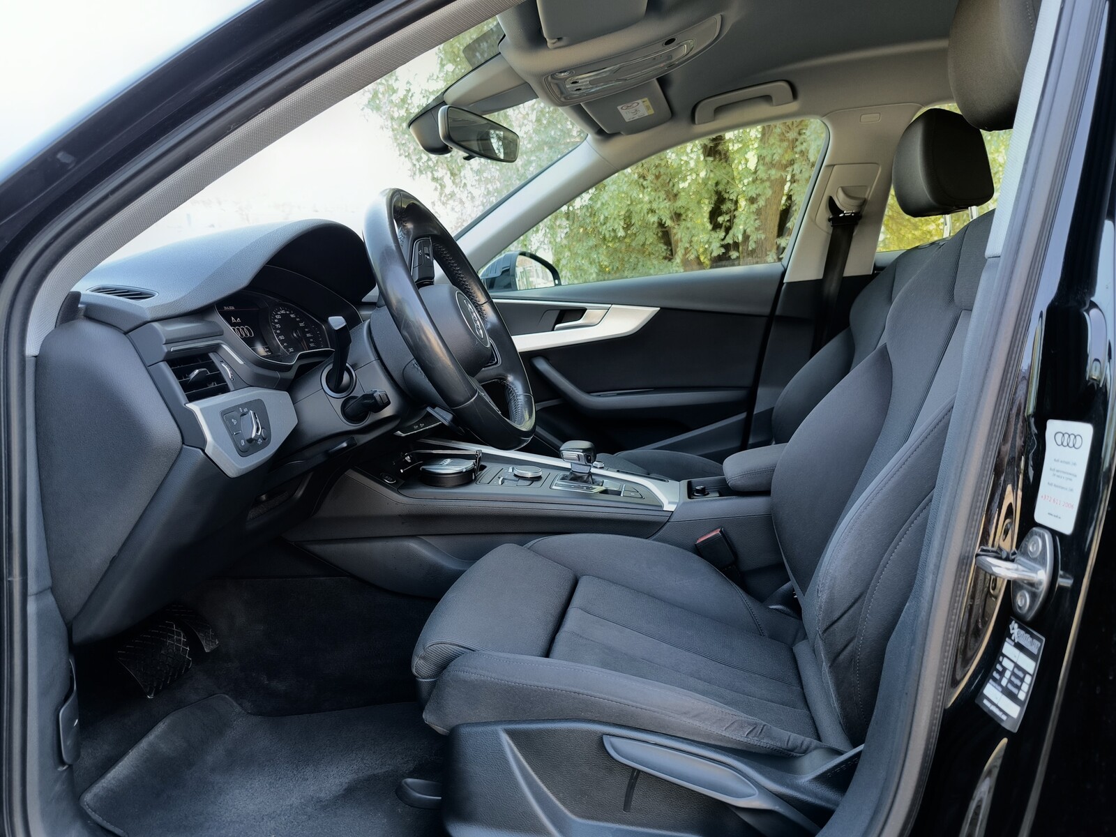Audi A4 2018, photo 7/14