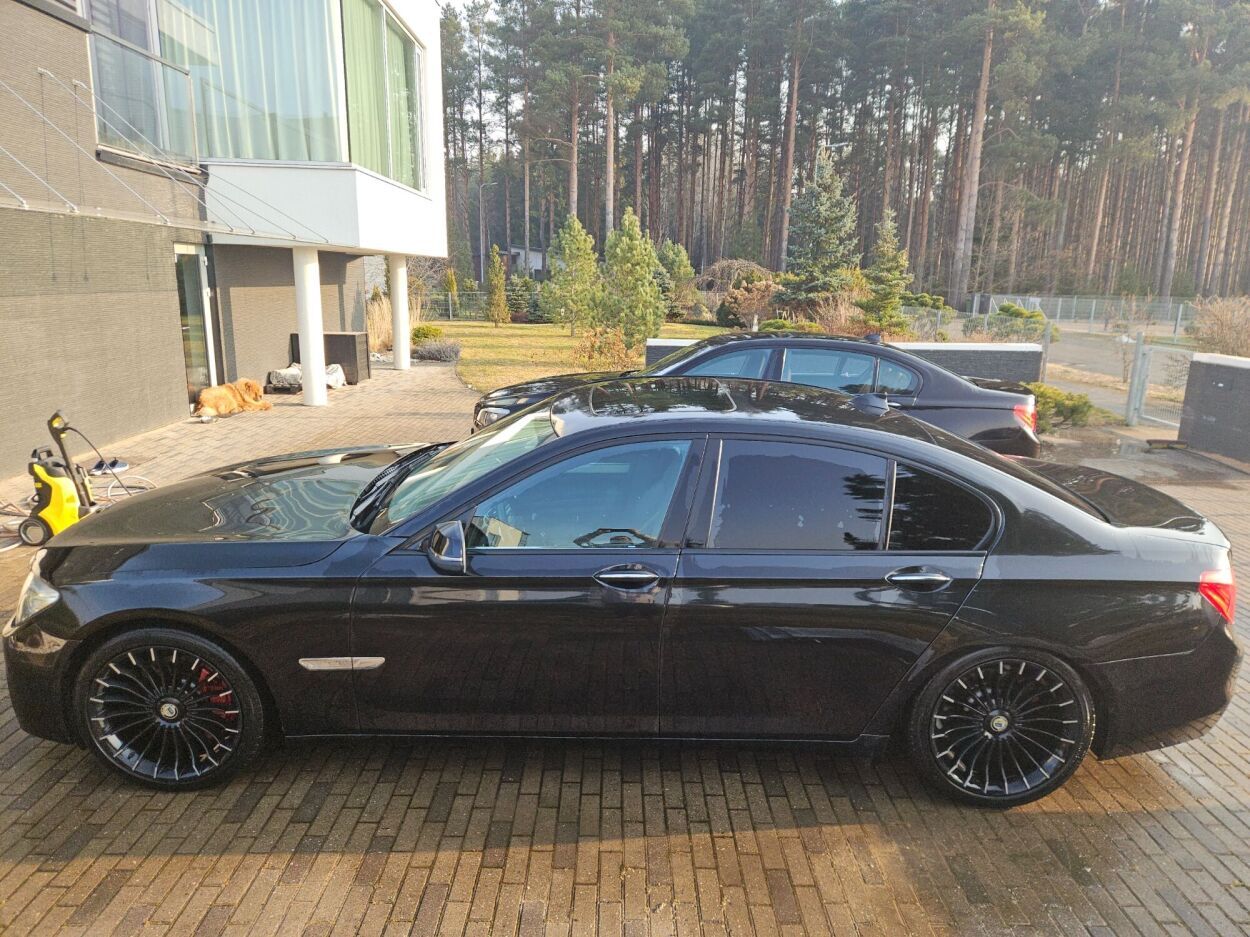 BMW 730 2013, photo 4/5
