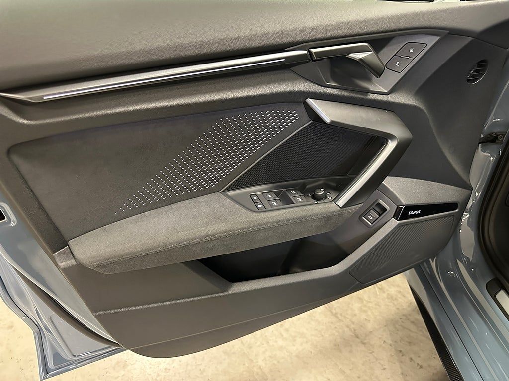 Audi RS3 2024, photo 7/17