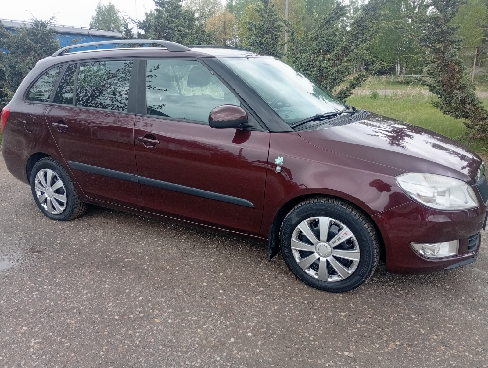 Škoda Fabia 2011, photo 2/15