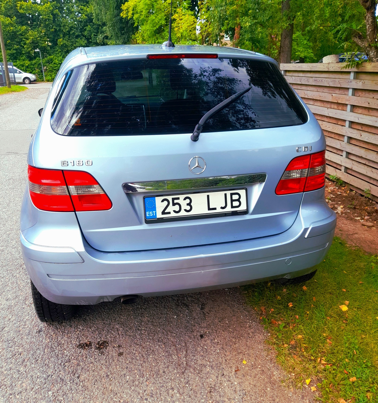 Mercedes-Benz B 180 2007, kuva 2/6