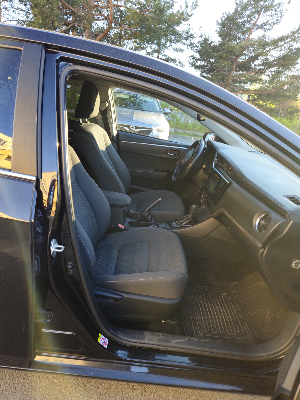 Toyota Corolla 2018, photo 6/11