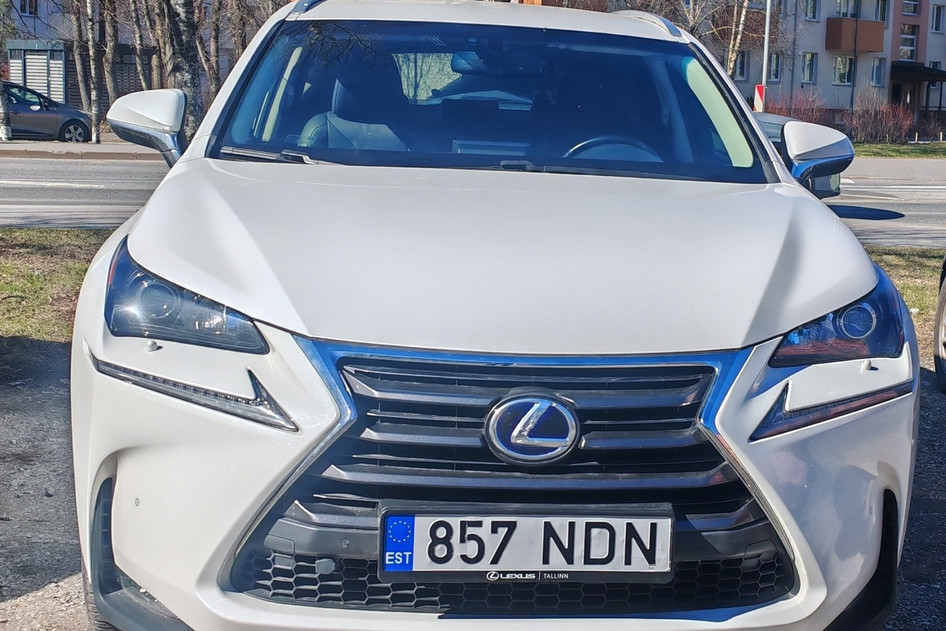 Lexus NX 300h, 2016, 2.5, 114 kW, гибрид (бензин/электричество), автомат, полный привод