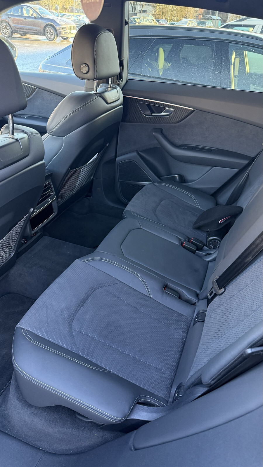 Audi Q8 2023, photo 6/6