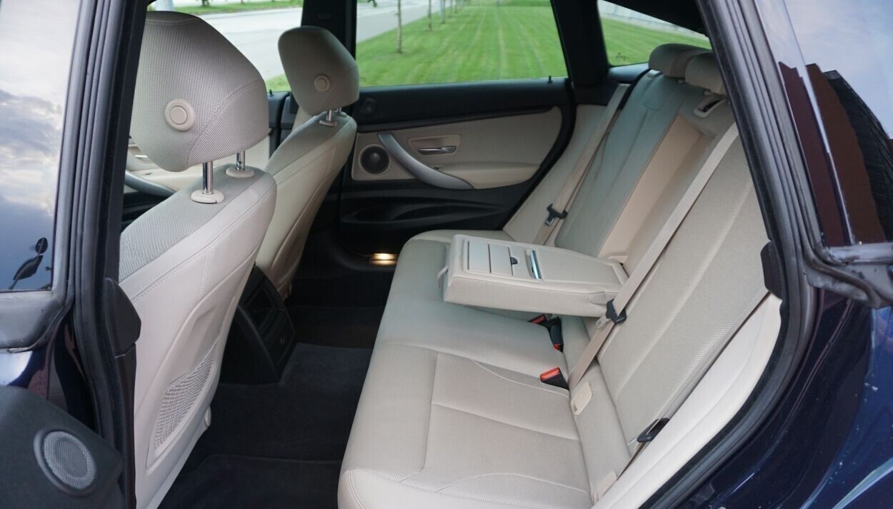 BMW 325 2016, photo 6/16