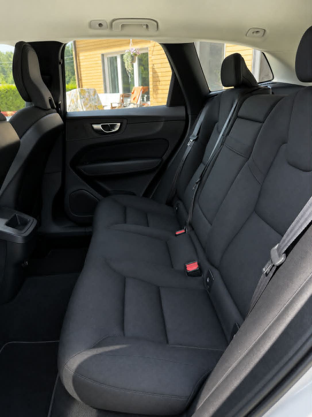 Volvo XC60 2020, photo 6/10