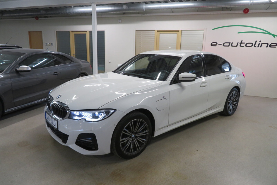 BMW 330, 2021, 2.0, 135 kW, plug-in hybrid (petrol/electric), automatic, four-wheel drive