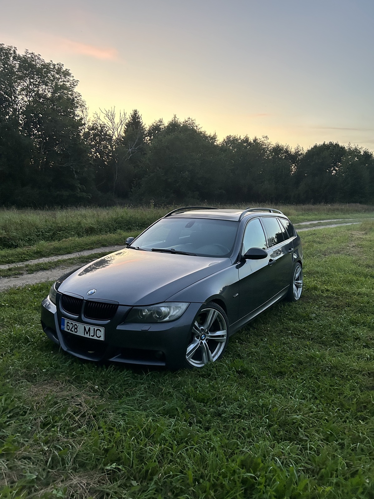 BMW 330 M-pakett 3.0 170kW