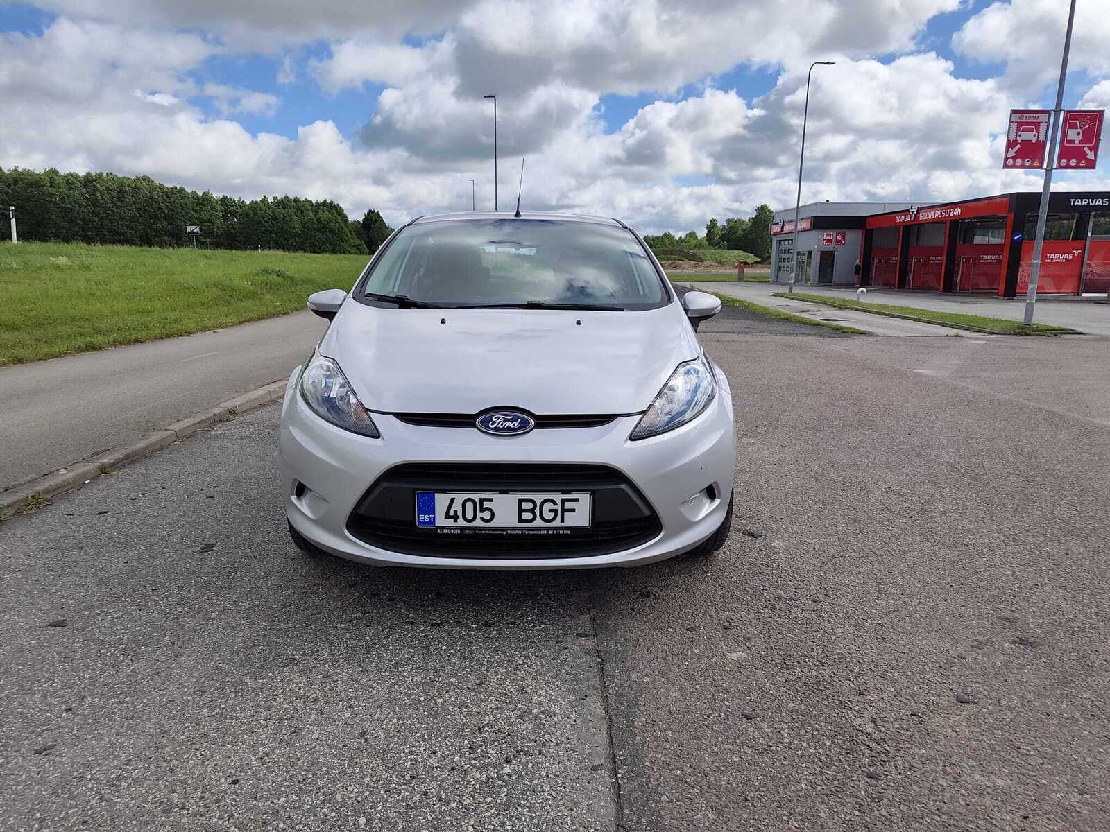 Ford Fiesta 2012, photo 2/9