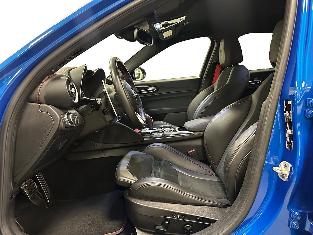Alfa Romeo Giulia 2020, photo 6/15