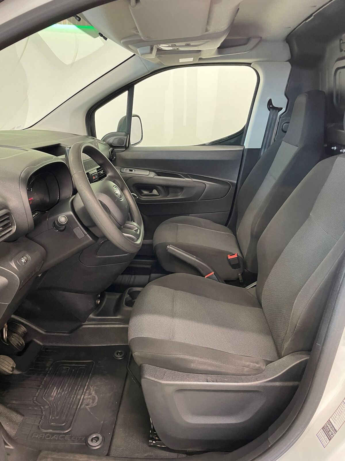 Toyota ProAce City 2021, photo 6/15
