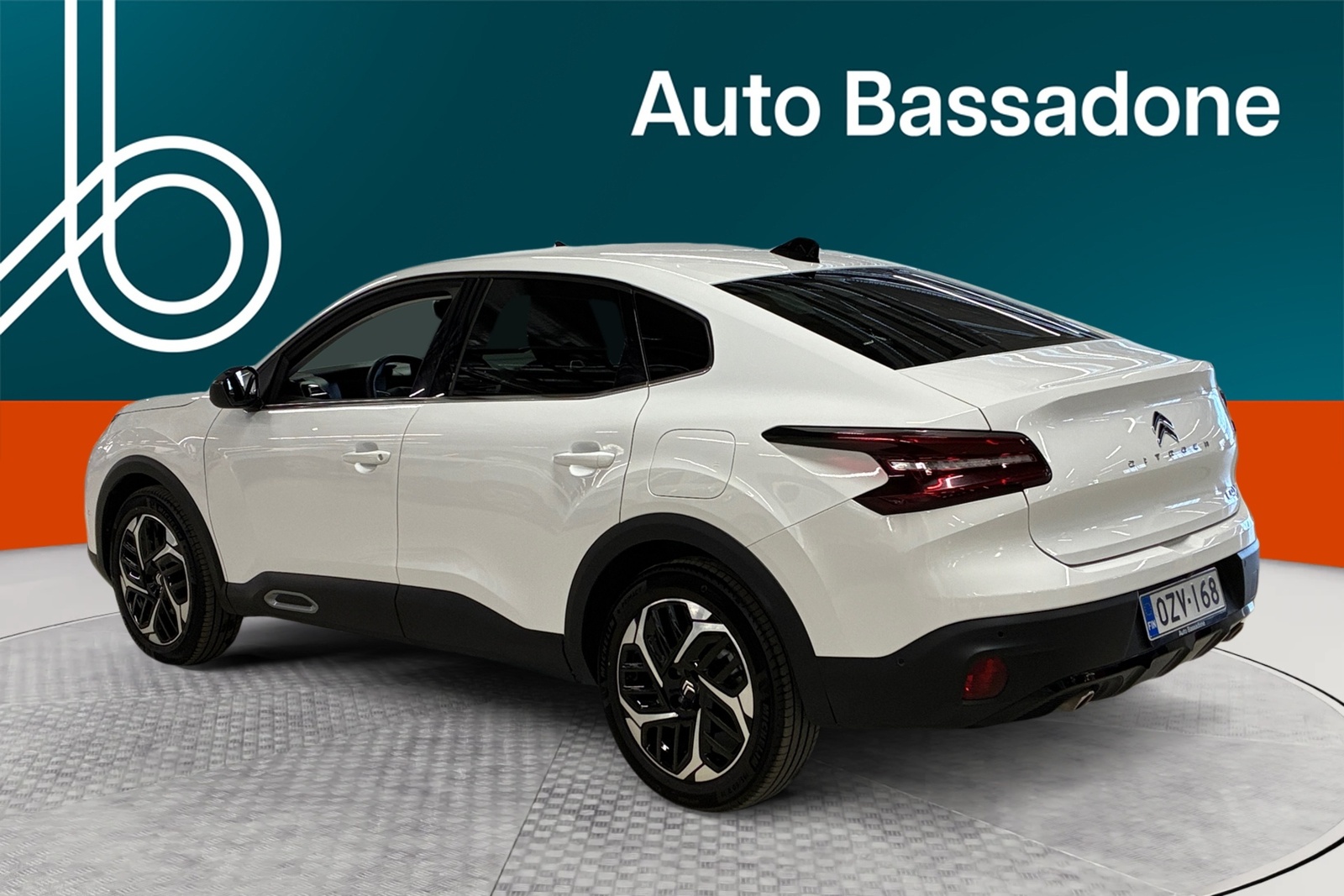 Citroën C4 X 2023, photo 3/10