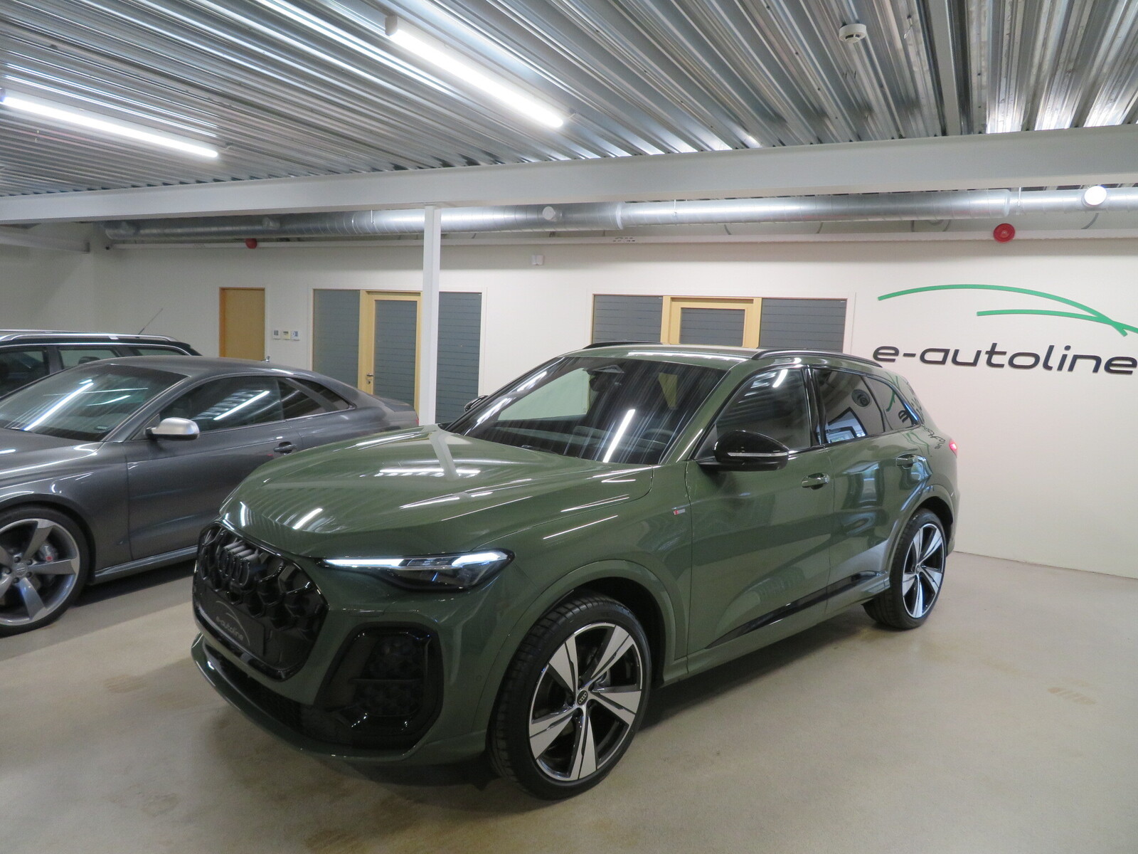 Audi Q5 SUV S line quattro TDI 2.0 150kW