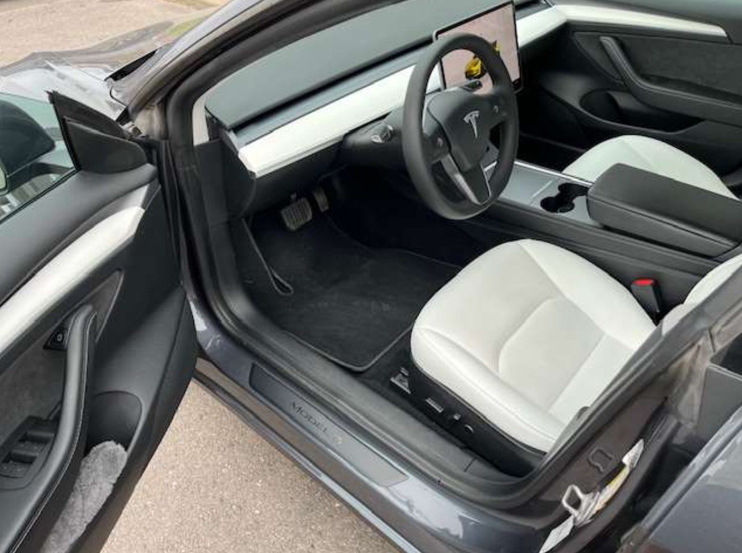 Tesla Model 3 2022, photo 4/4