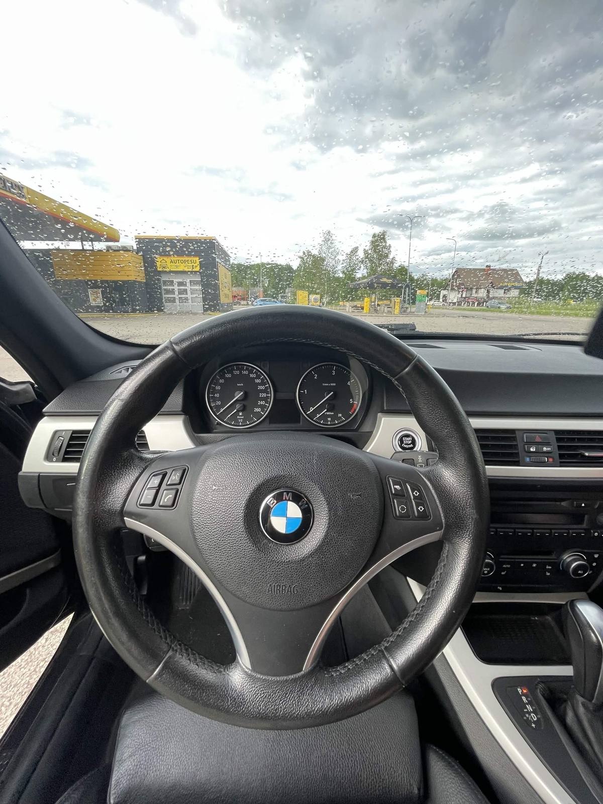 BMW 318 2011, kuva 6/10